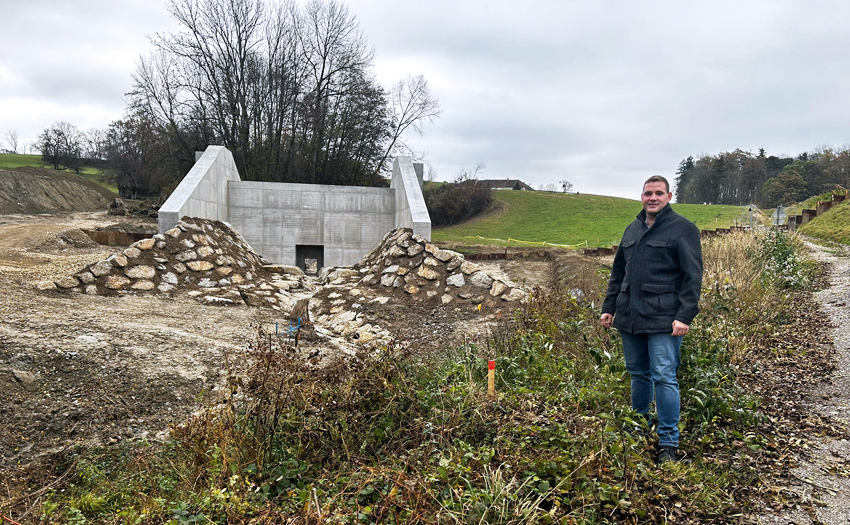 POR Obm. Christoph Schmalzer beim Rückhaltebecken Kesselbach